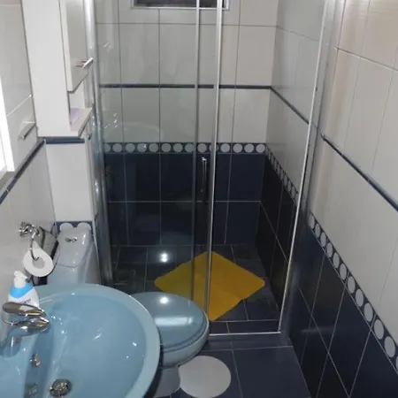 Igor 22 Pax Apartment *