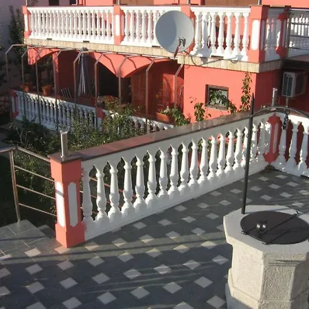 Igor 22 Pax Apartment